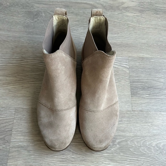 Sorel Harlow Suede Chelsea Ankle Booties Taupe Color Boots - Picture 7 of 9